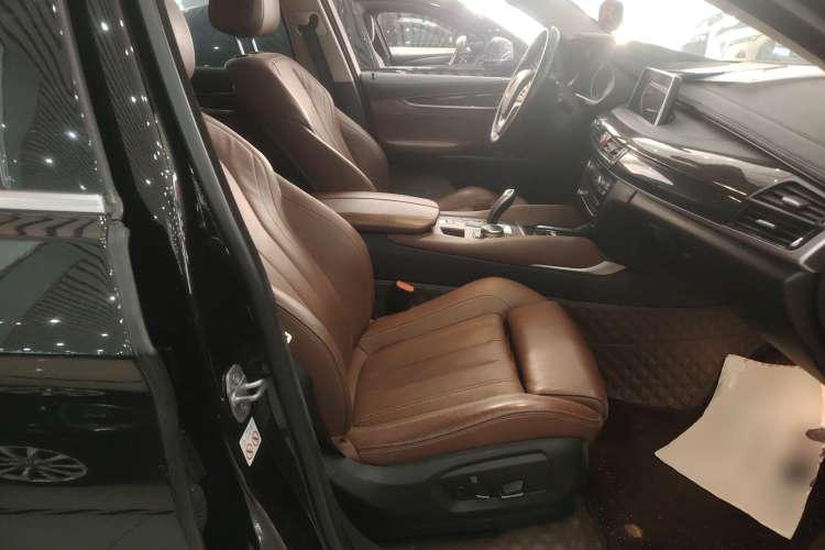 Used BMW X6 2018 xDrive28i Right Front Seat