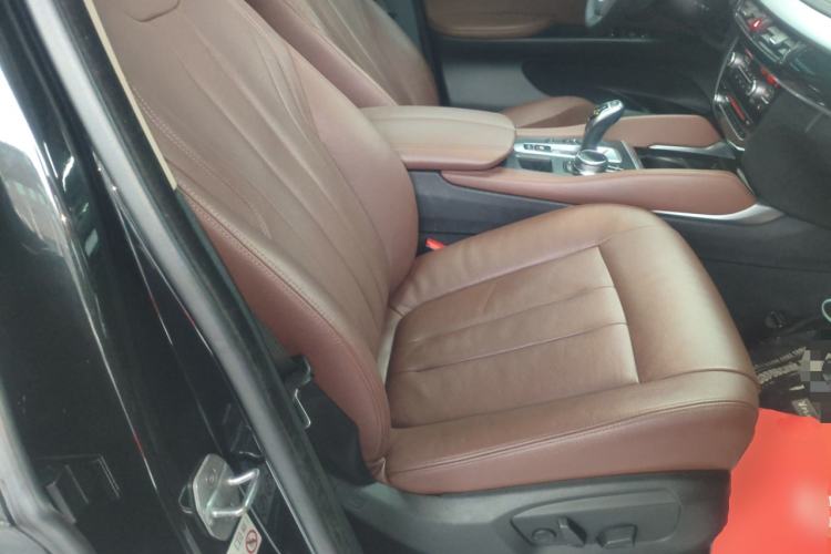 Used BMW X6 2018 xDrive35i Leading Model Right Front Seat