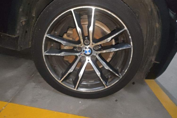 Used BMW X6 2018 xDrive28i Right Front Wheel Hub