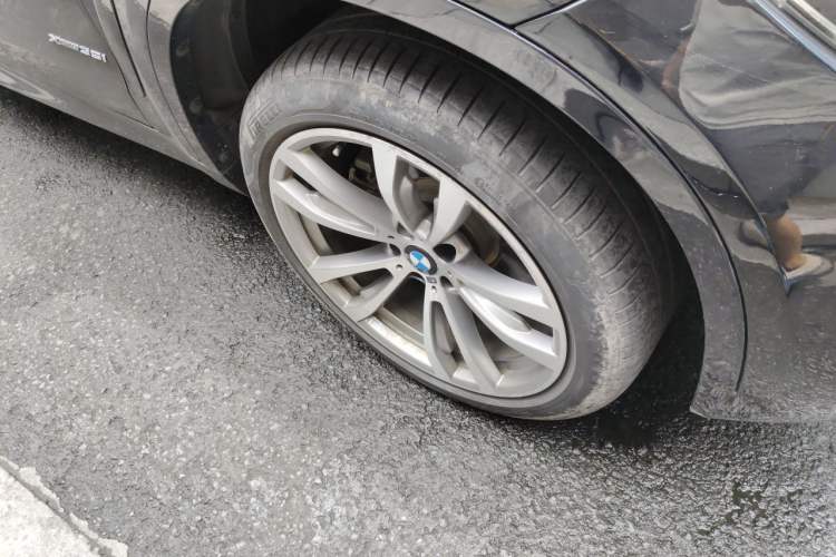 Used BMW X6 2018 xDrive35i M Sport Luxury Edition Right Front Wheel Hub