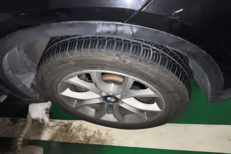 Used BMW X6 2018 xDrive28i Right Front Wheel Hub