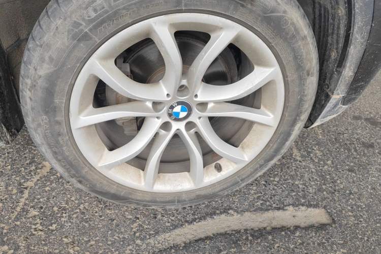 Used BMW X6 2018 xDrive28i Right Front Wheel Hub