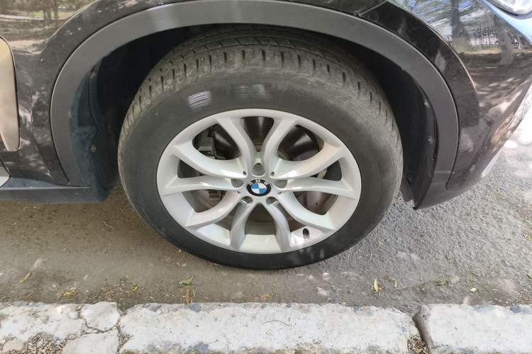 Used BMW X6 2018 xDrive28i Right Front Wheel Hub