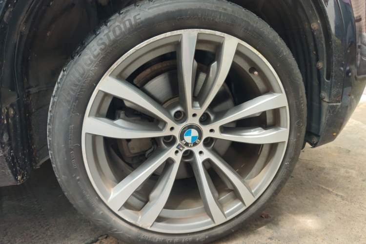 Used BMW X6 2018 xDrive35i M Sport Luxury Edition Right Front Wheel Hub