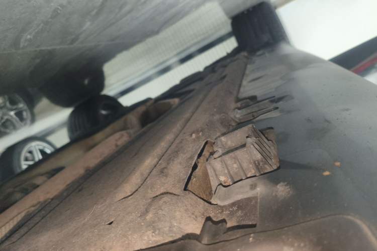 Used BMW X6 2018 xDrive35i Leading Model Right Side Sill