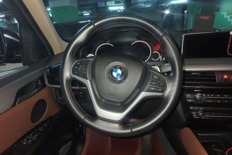 Used BMW X6 2018 xDrive35i Leading Model Steering Wheel