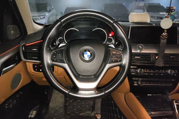 Used BMW X6 2018 xDrive35i Leading Model Steering Wheel