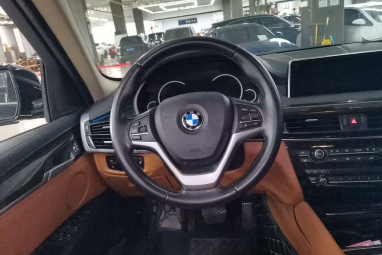 Used BMW X6 2018 xDrive28i Steering Wheel