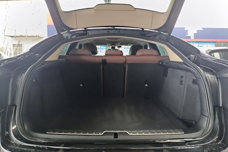 Used BMW X6 2018 xDrive28i Trunk