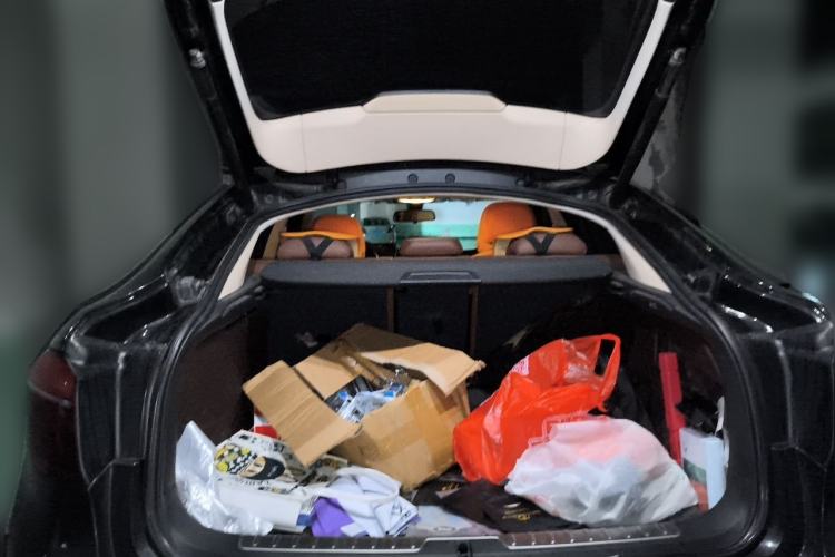 Used BMW X6 2018 xDrive28i Trunk