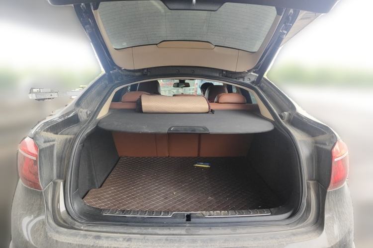 Used BMW X6 2018 xDrive28i Trunk