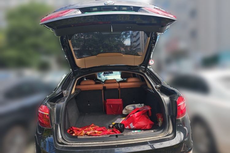 Used BMW X6  Trunk