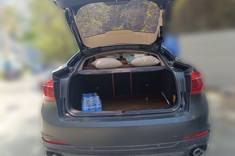 Used BMW X6 2018 xDrive28i Trunk