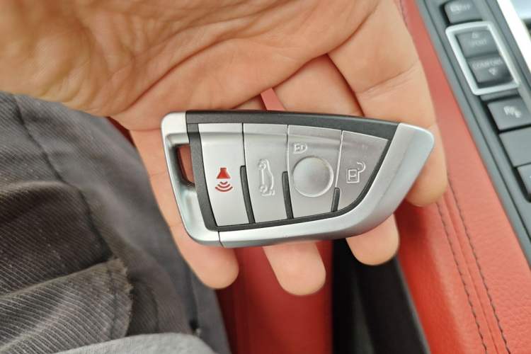 Used BMW X6  Vehicle Key