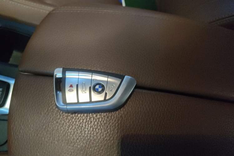 Used BMW X6 2018 xDrive28i Vehicle Key