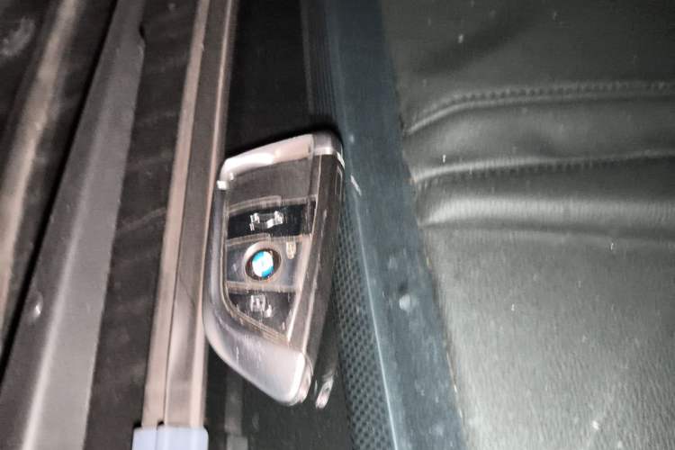 Used BMW X6 2018 xDrive28i Vehicle Key