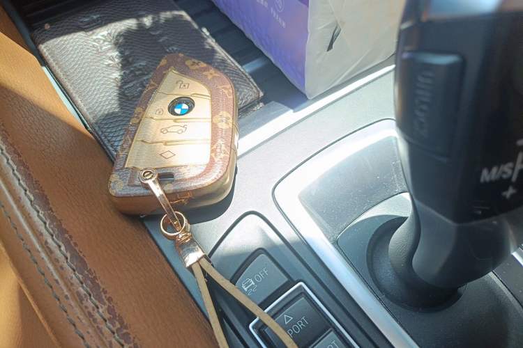 Used BMW X6 2018 xDrive28i Vehicle Key