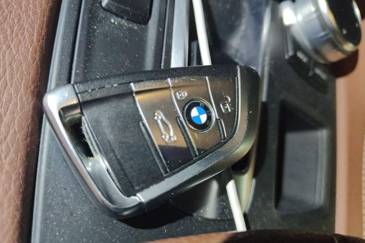 Used BMW X6 2018 xDrive28i Vehicle Key
