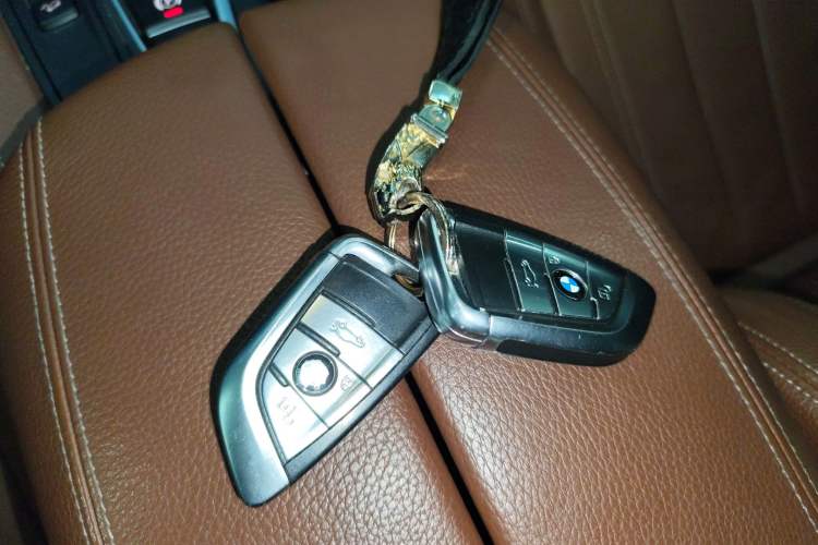 Used BMW X6 2018 xDrive28i Vehicle Key