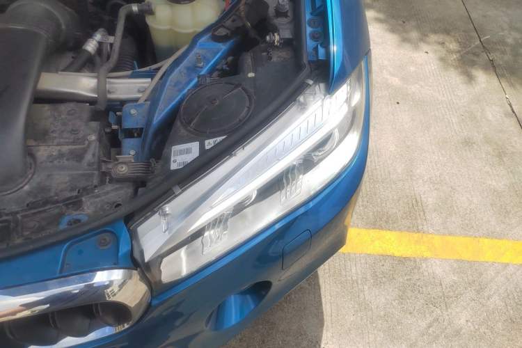 Used BMW X6 2018 xDrive35i Leading Model Engine Bay Left