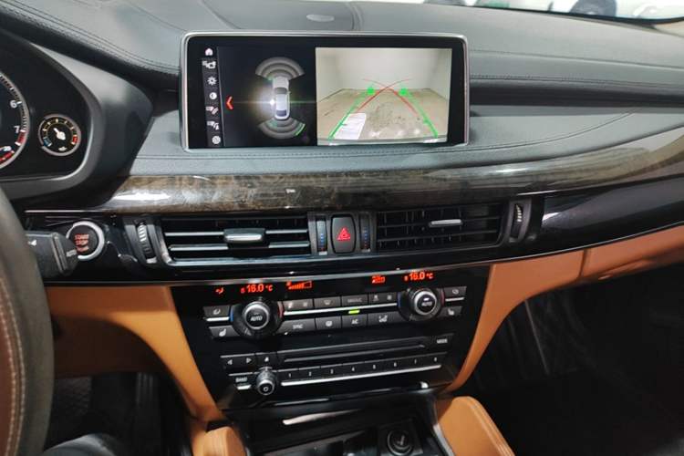 Used BMW X6 2018 xDrive28i Audio And AC Panel