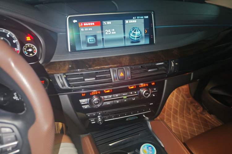 Used BMW X6 2018 xDrive28i Audio And AC Panel