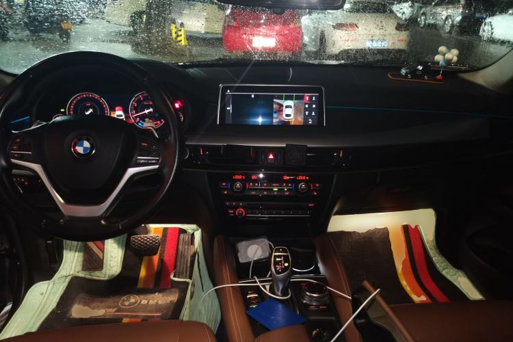 Used BMW X6 2018 xDrive35i Leading Model Center Console