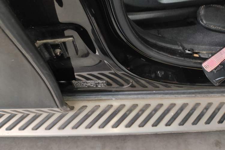 Used BMW X6 2018 xDrive28i Left Side Sill