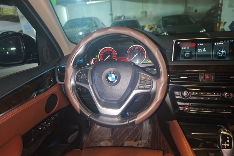 Used BMW X6 2018 xDrive28i Steering Wheel