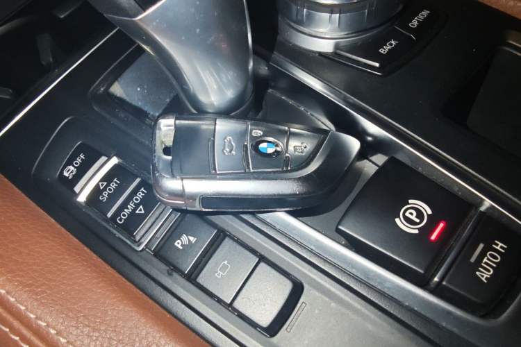 Used BMW X6 2018 xDrive28i Vehicle Key