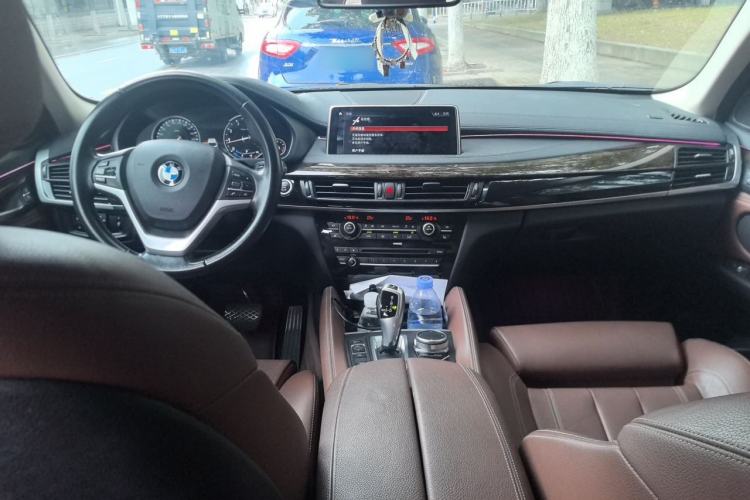 Used BMW X6 2018 xDrive28i Center Console