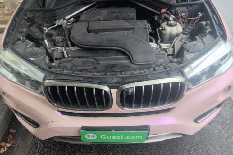 Used BMW X6 2018 xDrive28i Engine Bay