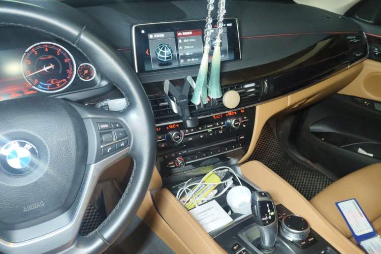 Used BMW X6 2018 xDrive28i Audio And AC Panel