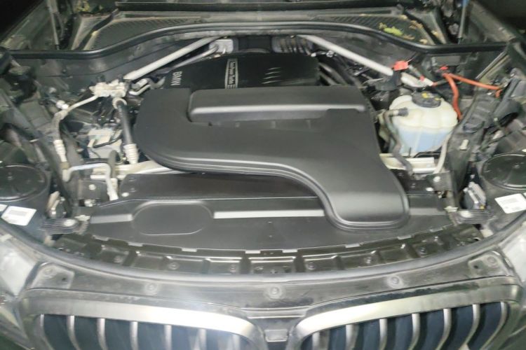 Used BMW X6 2018 xDrive28i Engine Bay