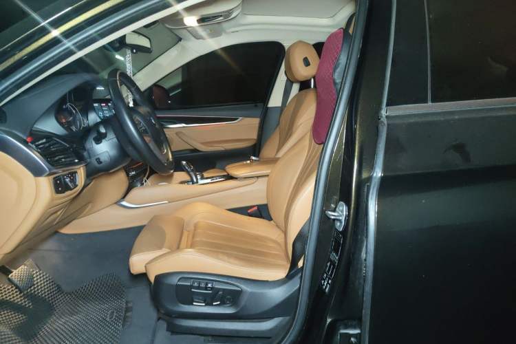 Used BMW X6 2018 xDrive28i Left Front Seat