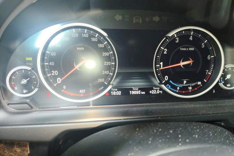 Used BMW X6 2018 xDrive28i Odometer Close Up
