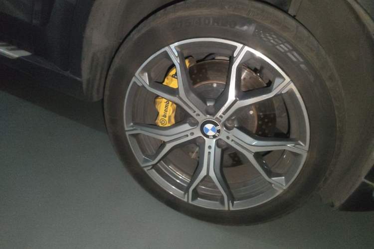 Used BMW X6 2018 xDrive28i Right Front Wheel Hub