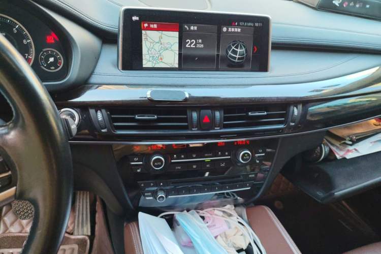 Used BMW X6 2018 xDrive28i Audio And AC Panel