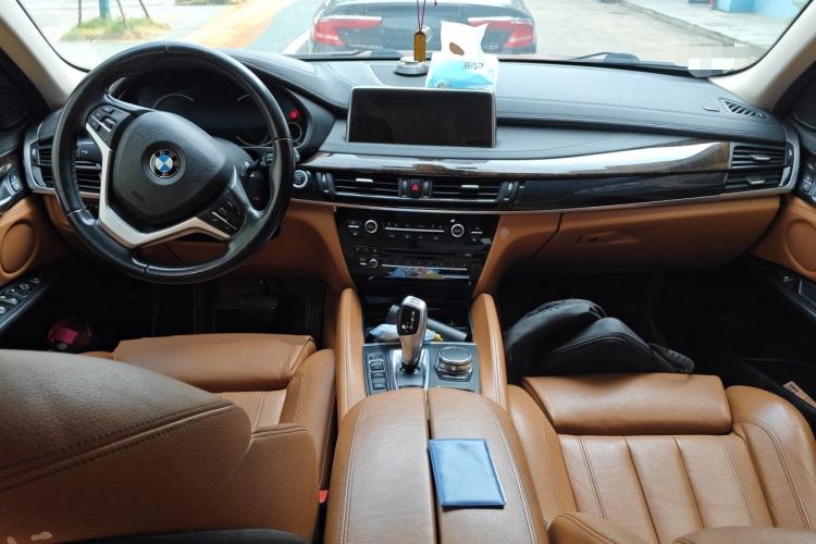 Used BMW X6 2018 xDrive28i Center Console