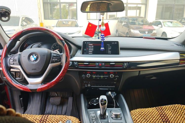 Used BMW X6 2018 xDrive35i Leading Model Center Console
