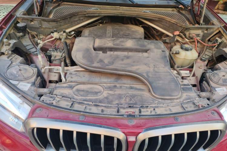 Used BMW X6 2018 xDrive28i Engine Bay