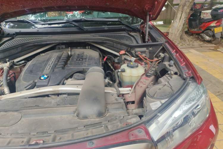 Used BMW X6 2018 xDrive35i Leading Model Engine Bay Left