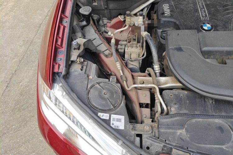 Used BMW X6 2018 xDrive28i Engine Bay Right