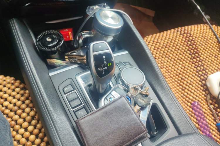 Used BMW X6 2018 xDrive35i Leading Model Gear Lever