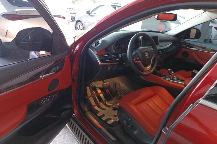 Used BMW X6 2018 xDrive28i Interior 3