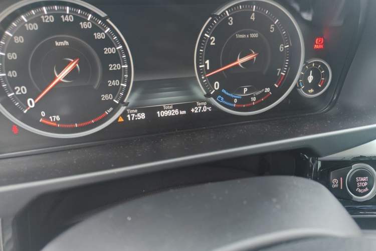 Used BMW X6 2018 xDrive35i Leading Model Odometer Close Up