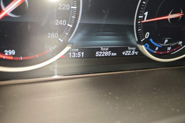 Used BMW X6 2018 xDrive35i M Sport Luxury Edition Odometer Close Up