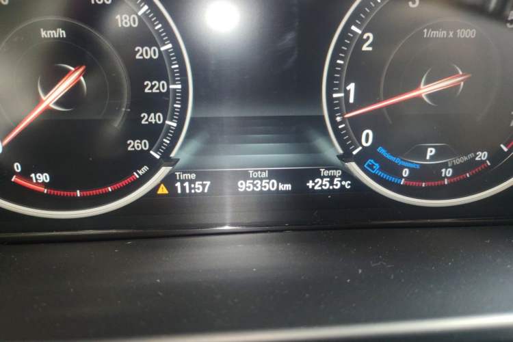 Used BMW X6 2018 xDrive35i Leading Model Odometer Close Up