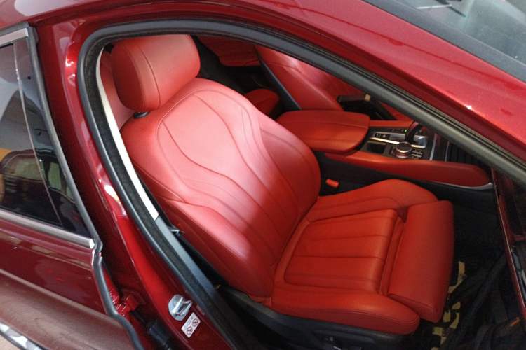 Used BMW X6 2018 xDrive28i Right Front Seat