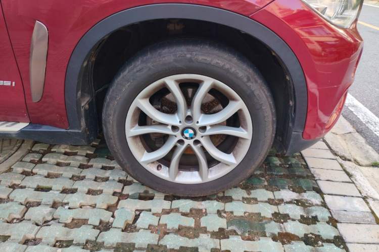 Used BMW X6 2018 xDrive28i Right Front Wheel Hub